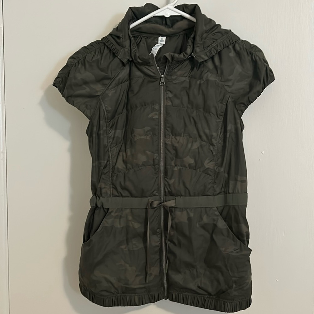 Lulu lemon. Goose down vest.